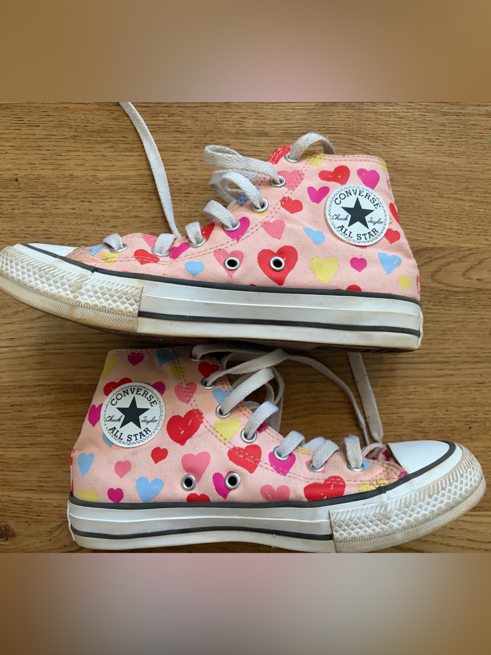 Juniors Size 4 Converse All Star High Tops with Fun graphic hearts design